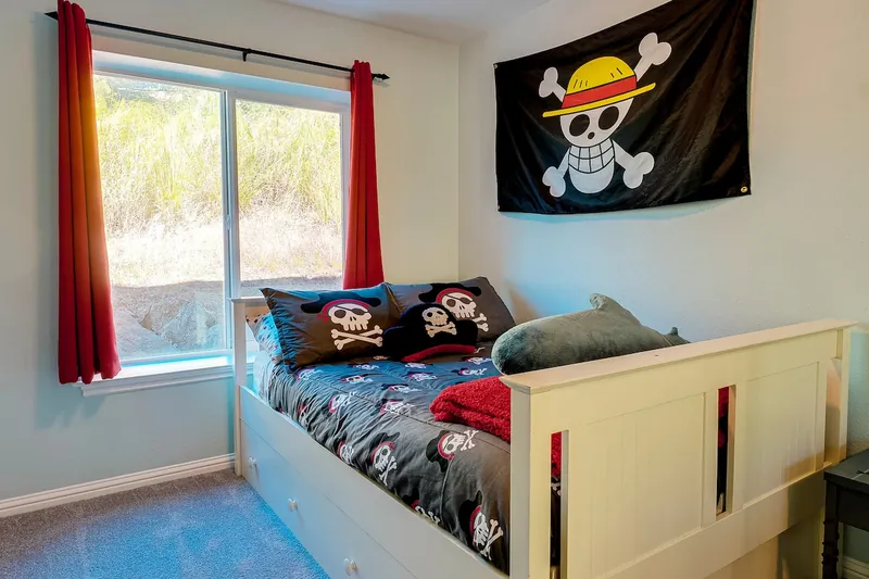 Captains Quarters, property photo 3