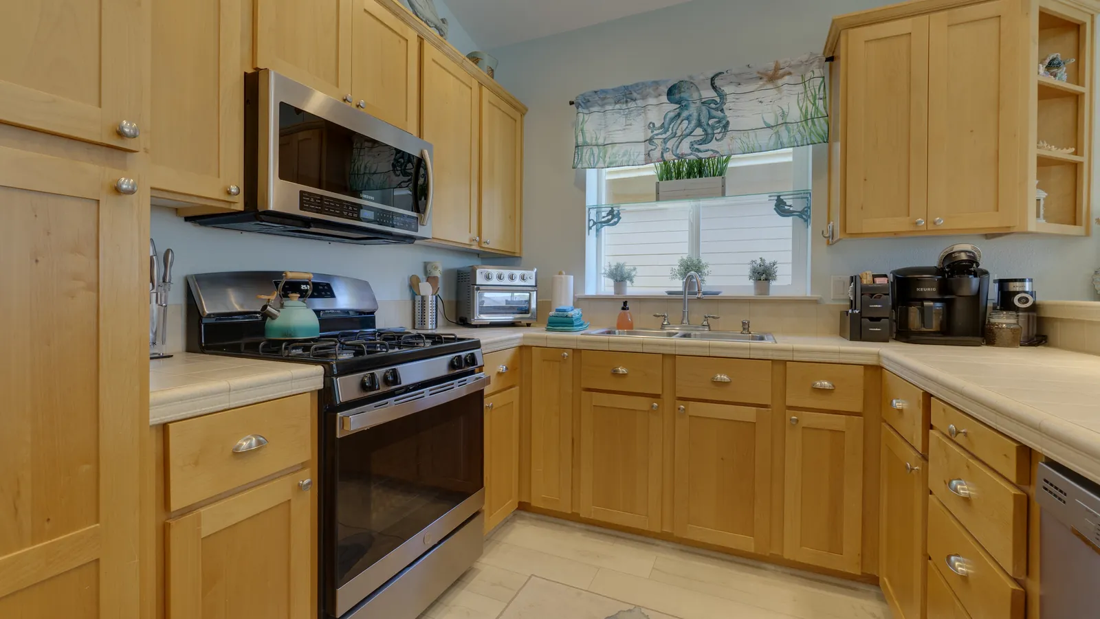Captains Quarters, property photo 59