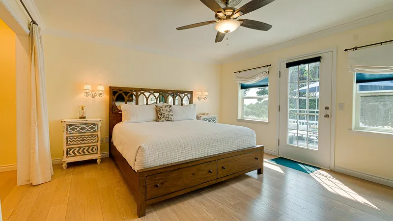 Garden by the Sea, Bedroom 1 image 1