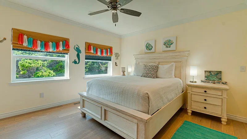 Garden by the Sea, Bedroom 2 image 1