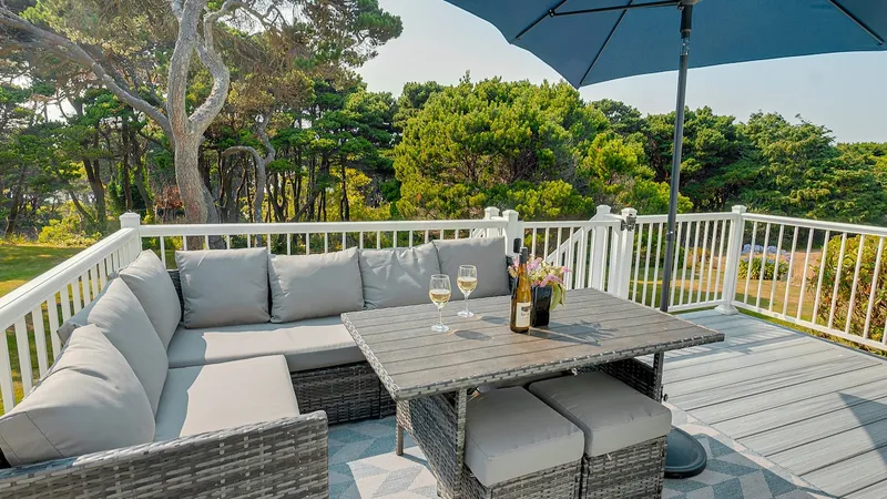 Garden by the Sea, Balcony image 1