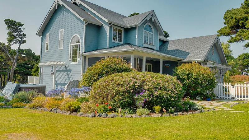 Garden by the Sea, Exterior image 3