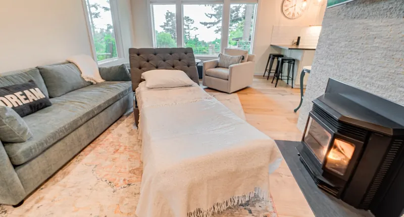 Getaway Gem, Living room image 4
