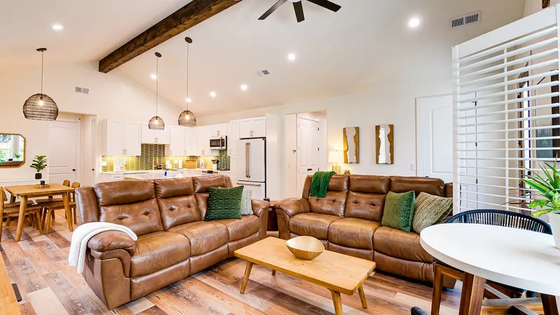 The Lily Pond House, Living room image 2