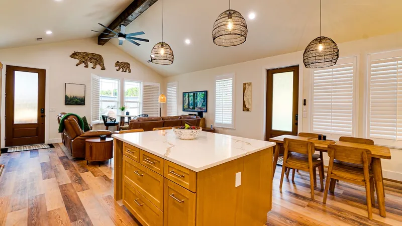 The Lily Pond House, Dining area image 1