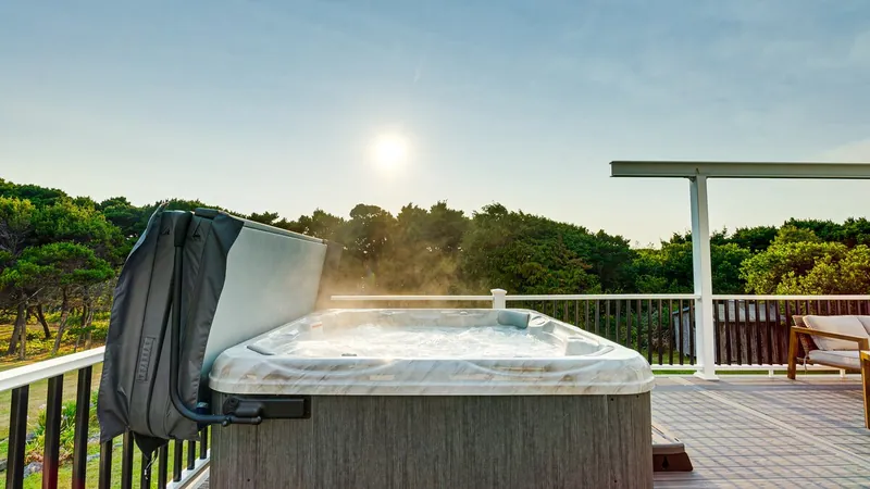 The Lily Pond House, Hot tub image 1