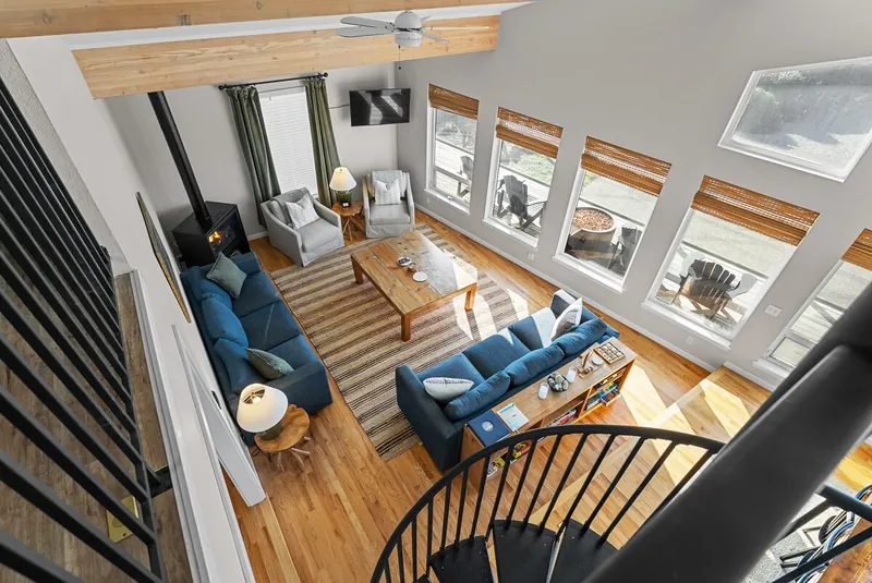 Morning Star Lookout, Living room image 1