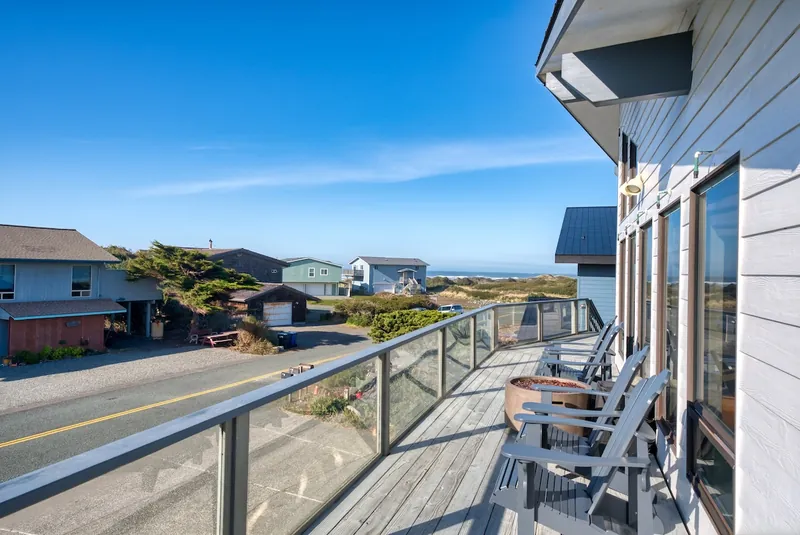 Morning Star Lookout, Balcony image 1