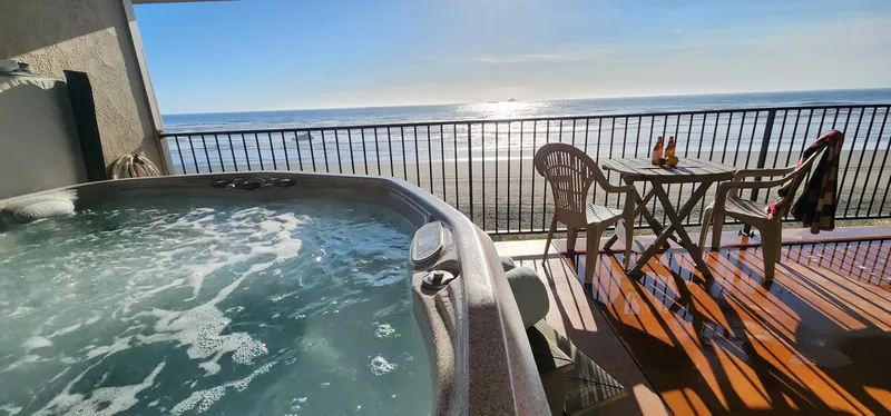 Queen Bee of Gold Beach, Patio image 3