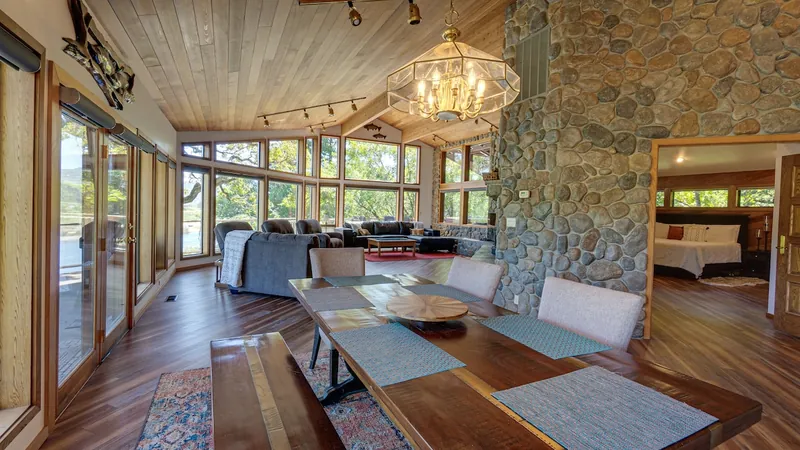 Rogue Keystone Lodge, Dining area image 1