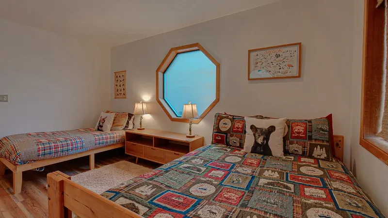 Rogue Keystone Lodge, Bedroom 1 image 1